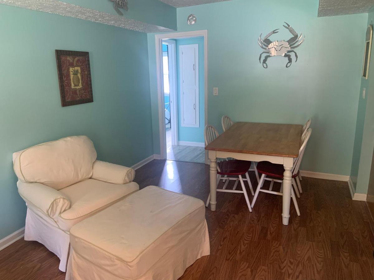 Cheerful Two Bedroom House 1.5 Miles From Beach. Мертл-Біч Екстер'єр фото